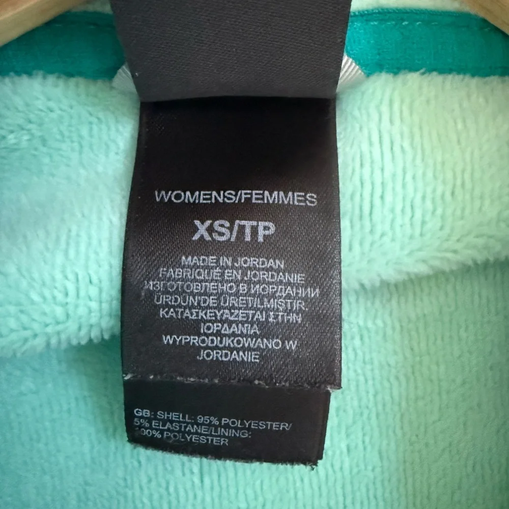 The North Face Women's Vintage Teal Zip-Up Fleece Jacket! XS